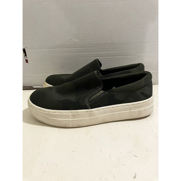 A New Day  Women's size 7.5 green Camo Pattern Platform Slip on Sneakers shoes - Picture 3 of 8